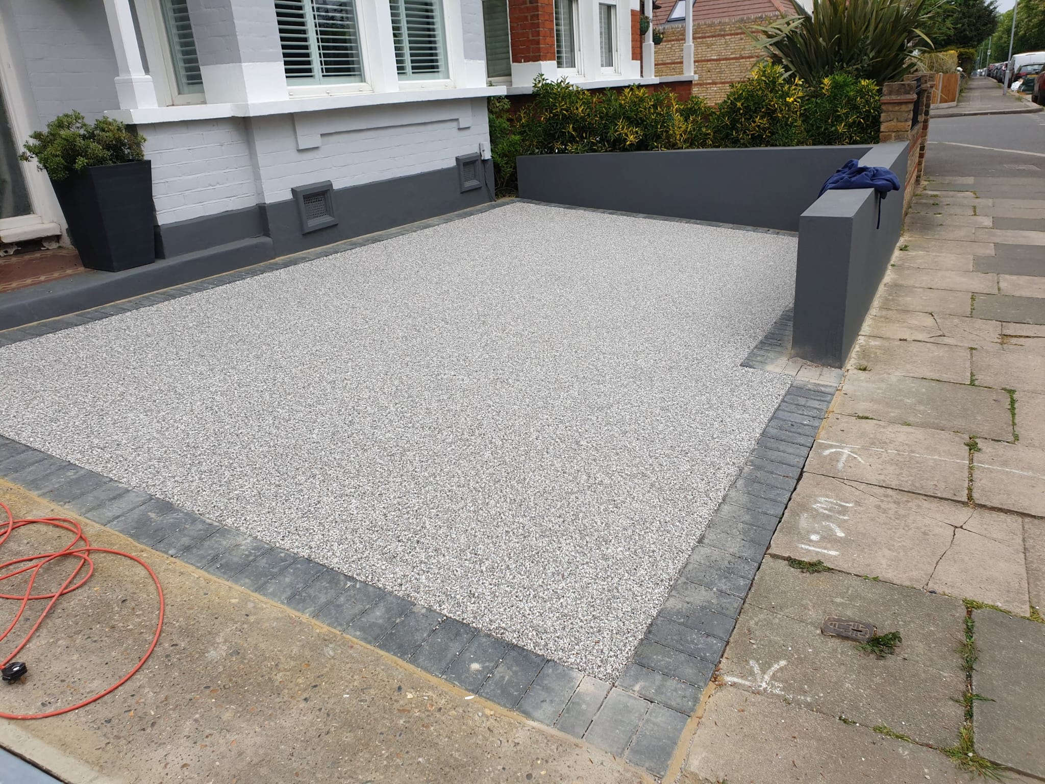 Premium resin bound driveway with excellent finish