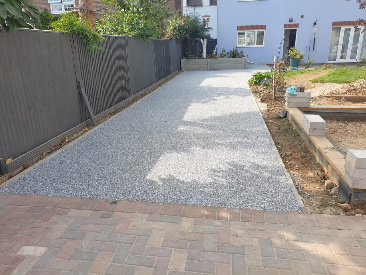 Stunning entrance driveway with resin bound surface