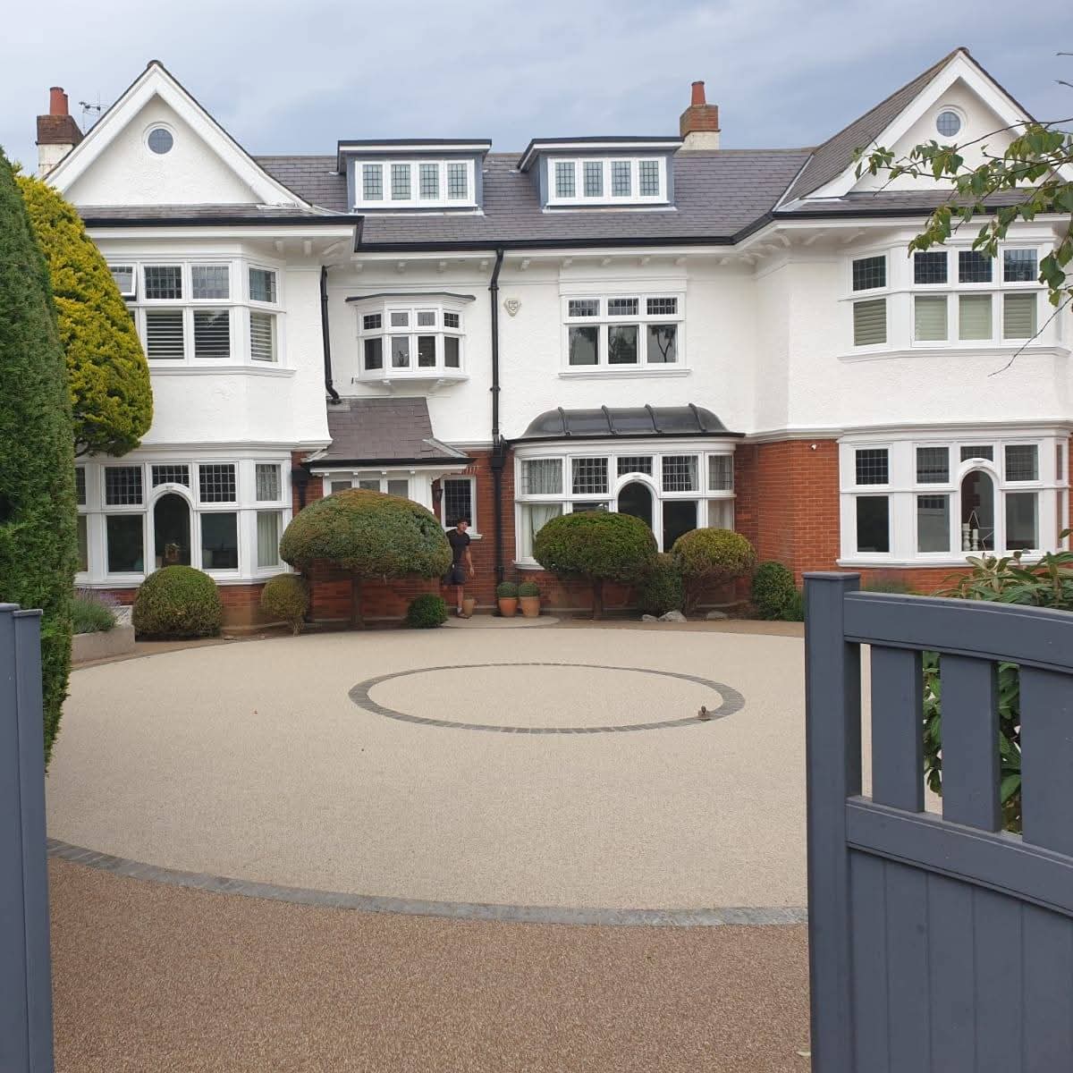 Luxury circular resin bound driveway for large Hampshire property